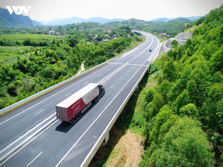 Thêm 395km cao tốc hoàn thành, cả nước có 3.345km được đưa vào khai thác Thêm 395km cao tốc hoàn thành, cả nước có 3.345km được đưa vào khai thác