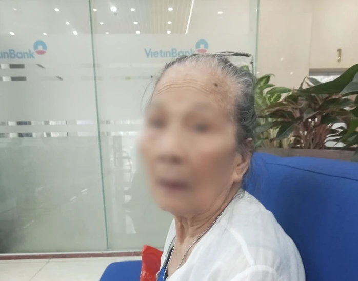 Thêm cụ bà 97 tuổi ở Hà Nội đi nhiều lần lên phường mới nhận được tiền chế độ hàng tháng Thêm cụ bà 97 tuổi ở Hà Nội đi nhiều lần lên phường mới nhận được tiền chế độ hàng tháng