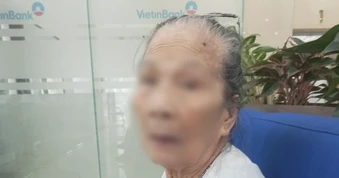 Thêm cụ bà 97 tuổi ở Hà Nội đi nhiều lần lên phường mới nhận được tiền chế độ hàng tháng