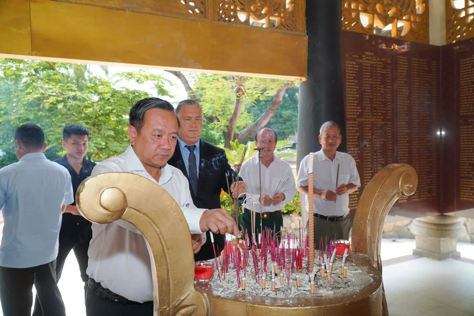 Thêm dữ liệu từ Hoa Kỳ để tìm kiếm liệt sĩ tại TP Hồ Chí Minh Thêm dữ liệu từ Hoa Kỳ để tìm kiếm liệt sĩ tại TP Hồ Chí Minh