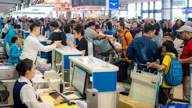 Thêm gần 5.000 hành khách bay từ Việt Nam đi qua Trung Đông phải hủy chuyển