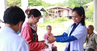 Theo bước chân tình nguyện
