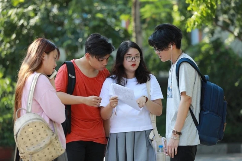 Thí sinh “liệu cơm gắp mắm” khi học phí đại học tăng Thí sinh “liệu cơm gắp mắm” khi học phí đại học tăng