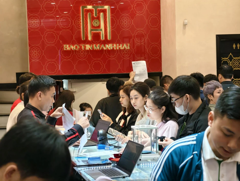 Thị trường vàng 11/3: Giá vàng SJC duy trì mức cao nhất trong một tuần qua Thị trường vàng 11/3: Giá vàng SJC duy trì mức cao nhất trong một tuần qua