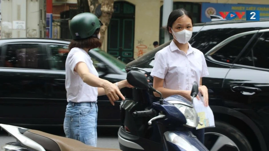 Thi xong kỳ thi vào lớp 10, việc đầu tiên con sẽ ăn trứng! Thi xong kỳ thi vào lớp 10, việc đầu tiên con sẽ ăn trứng!