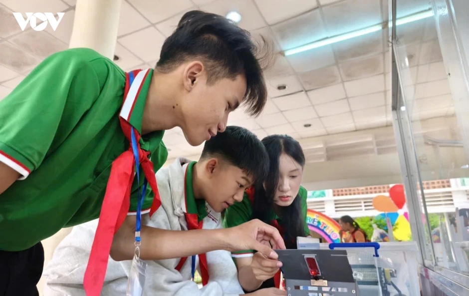 Thiếu nhi cả nước trải nghiệm sáng tạo khoa học tại Đà Lạt Thiếu nhi cả nước trải nghiệm sáng tạo khoa học tại Đà Lạt