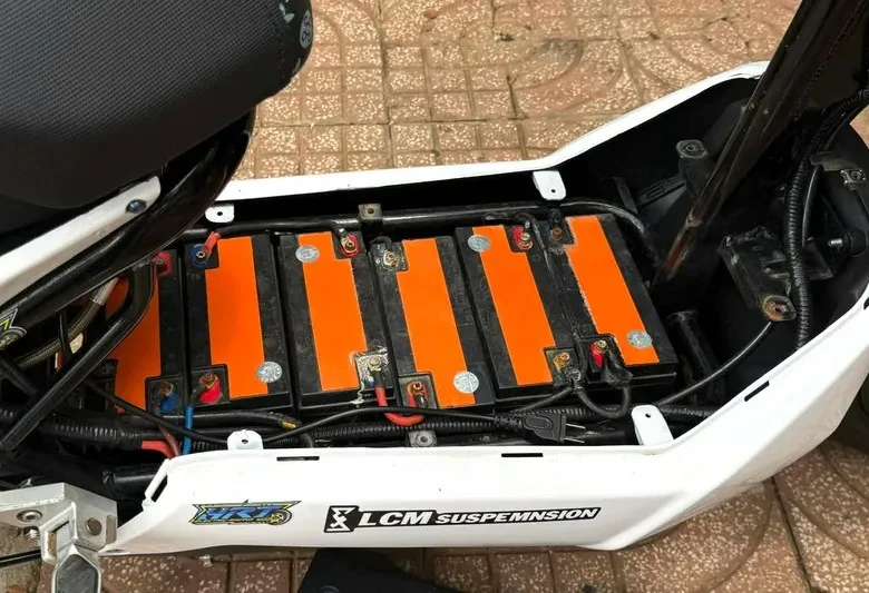 Thiếu niên 15 tuổi độ chế lại xe đạp điện cũ 500.000 đồng chạy 100km/h Thiếu niên 15 tuổi độ chế lại xe đạp điện cũ 500.000 đồng chạy 100km/h