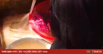 Thiếu nước sạch, hàng chục nghìn người dân xã Ba Vì  (Hà Nội) dùng nước giếng khoan có màu vàng, mùi tanh