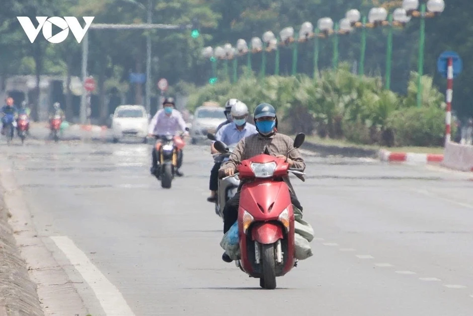 Thời tiết hôm nay 2/4: Bắc Bộ nắng nhẹ, Nam Bộ nắng nóng, đề phòng dông lốc Thời tiết hôm nay 2/4: Bắc Bộ nắng nhẹ, Nam Bộ nắng nóng, đề phòng dông lốc