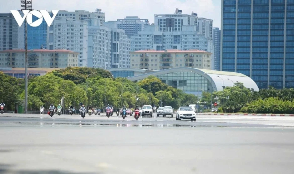 Thời tiết hôm nay 23/6: Hà Nội và Bắc Bộ nắng nóng gay gắt, có nơi vượt 37 độ C Thời tiết hôm nay 23/6: Hà Nội và Bắc Bộ nắng nóng gay gắt, có nơi vượt 37 độ C