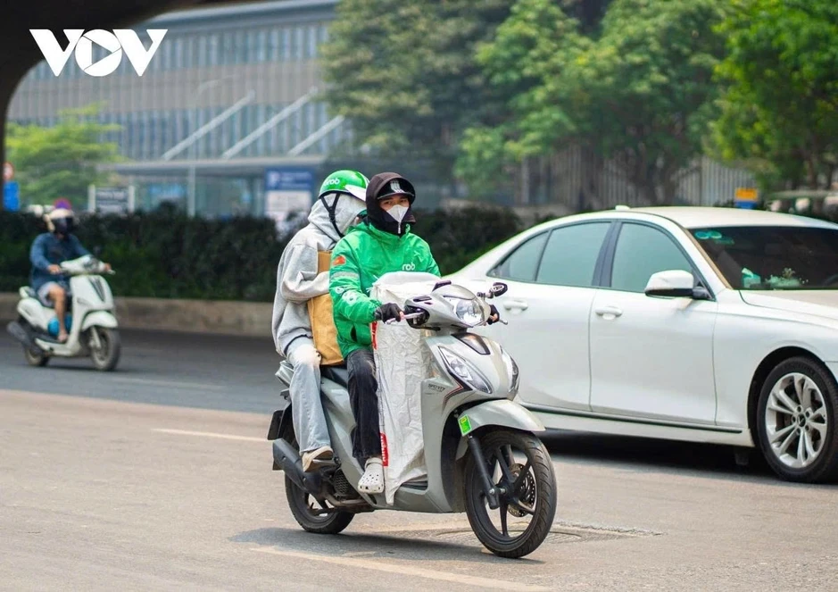 Thời tiết ngày 12/5: Hà Nội nắng nóng ban ngày, chiều tối có mưa dông cục bộ Thời tiết ngày 12/5: Hà Nội nắng nóng ban ngày, chiều tối có mưa dông cục bộ