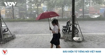 Thời tiết ngày 17/5: Hà Nội và Bắc Bộ mưa dông diện rộng, cục bộ có nơi mưa to