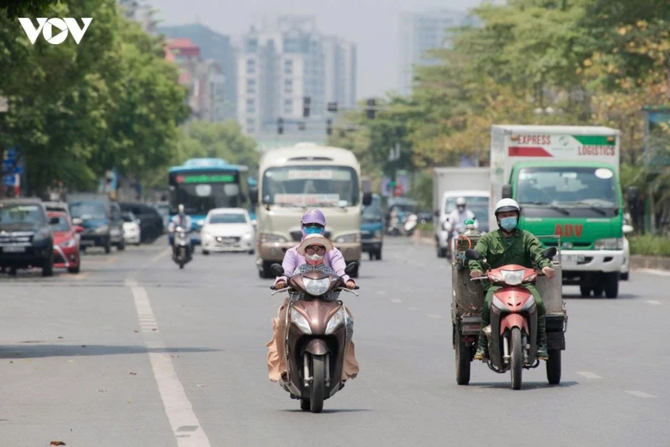 Thời tiết ngày 18/7: Hà Nội nắng nóng 35 độ, Bắc Bộ mưa dông diện rộng Thời tiết ngày 18/7: Hà Nội nắng nóng 35 độ, Bắc Bộ mưa dông diện rộng