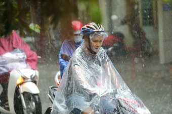 Thời tiết ngày 23/4: Không khí lạnh tràn xuống, Bắc Bộ mưa dông diện rộng