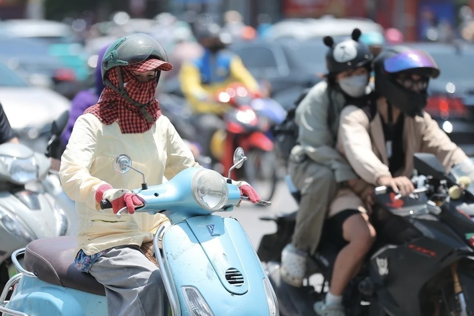 Thời tiết ngày 27/7: Nhiều nơi nắng nóng, chiều tối và đêm có mưa dông diện rộng