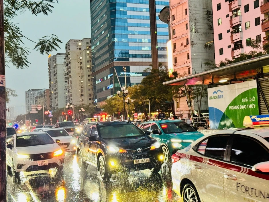 Thời tiết ngày 30/5: Hà Nội có mưa dông rải rác, cảnh báo lốc sét Thời tiết ngày 30/5: Hà Nội có mưa dông rải rác, cảnh báo lốc sét