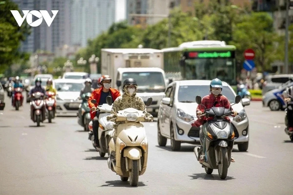 Thời tiết ngày 9/4: Nắng nóng diện rộng, Trung Bộ có nơi trên 40 độ C Thời tiết ngày 9/4: Nắng nóng diện rộng, Trung Bộ có nơi trên 40 độ C