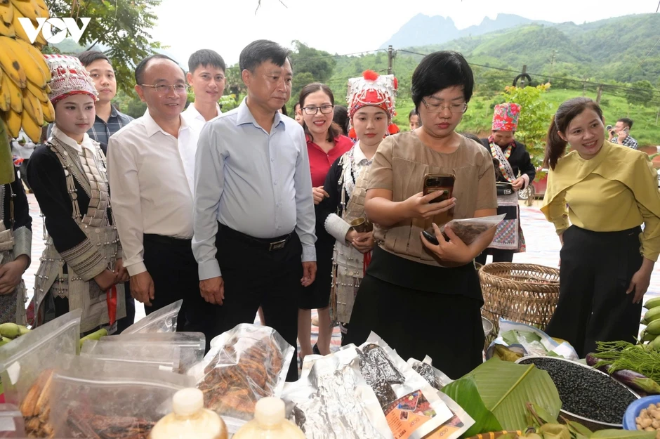 Thôn có 95% đồng bào dân tộc Dao ở Lào Cai được công nhận "Thôn số" Thôn có 95% đồng bào dân tộc Dao ở Lào Cai được công nhận "Thôn số"