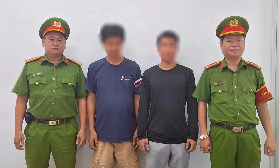 Thông tin mới vụ hai tài xế đánh nhau giữa đường Thông tin mới vụ hai tài xế đánh nhau giữa đường