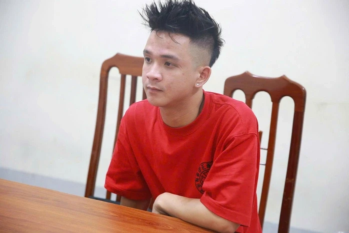 Thông tin mới vụ tài xế lái xe ô tô cán qua người khác rồi bỏ chạy Thông tin mới vụ tài xế lái xe ô tô cán qua người khác rồi bỏ chạy