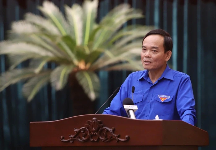 Thông tin nổi bật ở TPHCM ngày 2-4: Bí thư Thành ủy ôm đàn, hát tặng thanh niên; lập 4 đoàn khảo sát Thông tin nổi bật ở TPHCM ngày 2-4: Bí thư Thành ủy ôm đàn, hát tặng thanh niên; lập 4 đoàn khảo sát