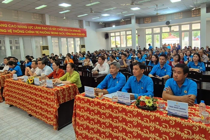 Thông tin nổi bật ở TPHCM ngày 9-5: Thành ủy ra chỉ thị mới; Công an ra quân, nhiều người bị xử phạt Thông tin nổi bật ở TPHCM ngày 9-5: Thành ủy ra chỉ thị mới; Công an ra quân, nhiều người bị xử phạt