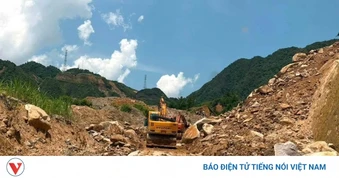 Thông tuyến kỹ thuật từ đỉnh đèo Khau Co đến ngã ba đội 9, xã Mường Than