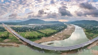 Thông xe gần 200km đường cao tốc bắc-nam qua khu vực miền trung