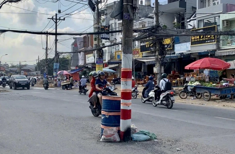 Thót tim vượt gần 200 chướng ngại vật trên đường Nguyễn Thị Định