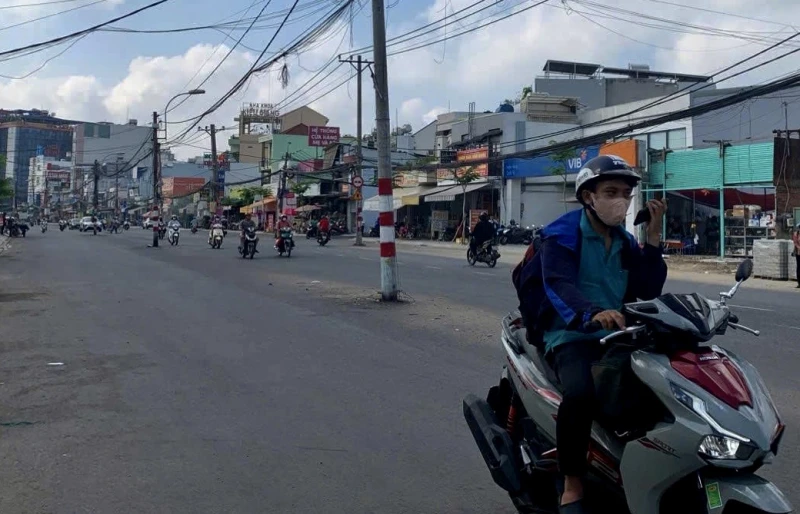 Thót tim vượt gần 200 chướng ngại vật trên đường Nguyễn Thị Định
