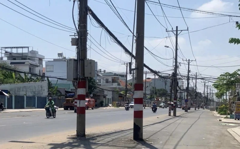 Thót tim vượt gần 200 chướng ngại vật trên đường Nguyễn Thị Định