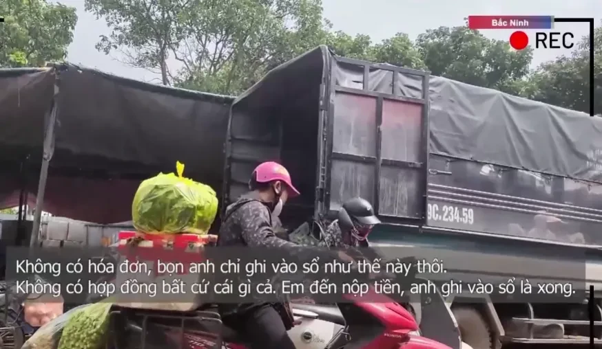 Thu phí trái phép tại chợ tự phát gần 2ha ở Bắc Ninh Thu phí trái phép tại chợ tự phát gần 2ha ở Bắc Ninh