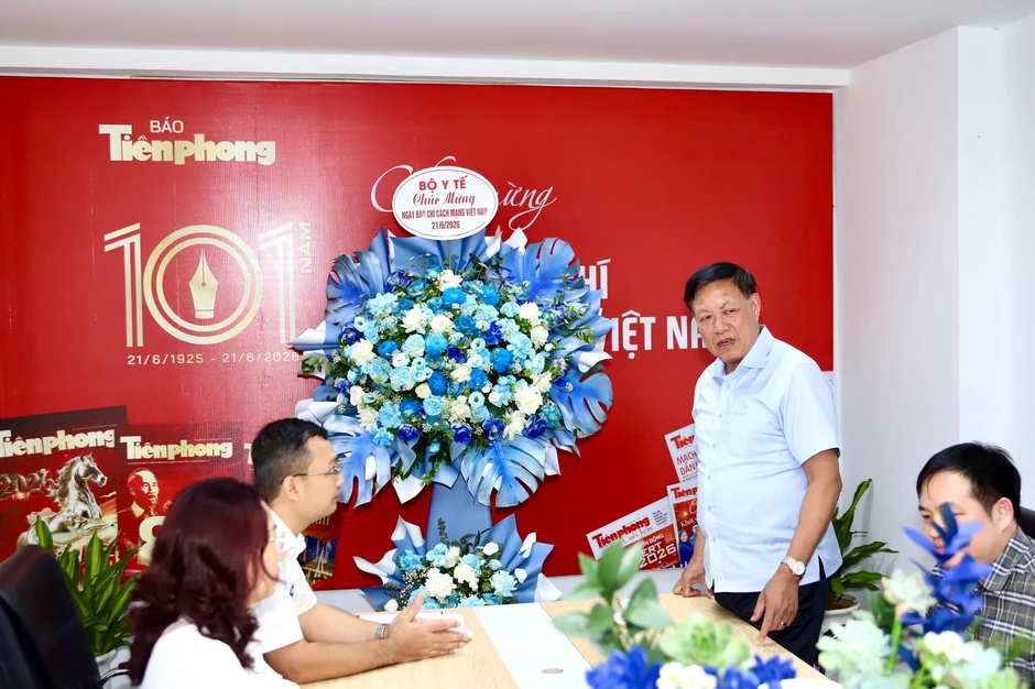 Thứ trưởng Bộ Y tế Đỗ Xuân Tuyên chúc mừng Báo Tiền Phong nhân dịp 101 năm Ngày Báo chí Cách mạng Việt Nam Thứ trưởng Bộ Y tế Đỗ Xuân Tuyên chúc mừng Báo Tiền Phong nhân dịp 101 năm Ngày Báo chí Cách mạng Việt Nam