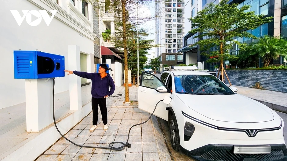 Thủ tướng chỉ đạo thúc đẩy phát triển hạ tầng trạm sạc xe điện tại khu chung cư Thủ tướng chỉ đạo thúc đẩy phát triển hạ tầng trạm sạc xe điện tại khu chung cư