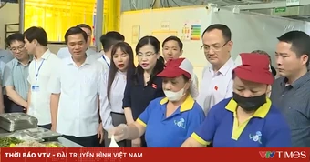 Thực phẩm không giấy tờ, bếp ăn “đánh cược” bằng cảm quan