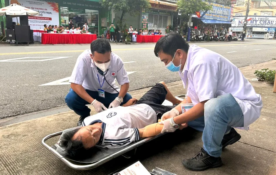 Thực tập phương án chữa cháy tại Tổ liên gia Thực tập phương án chữa cháy tại Tổ liên gia