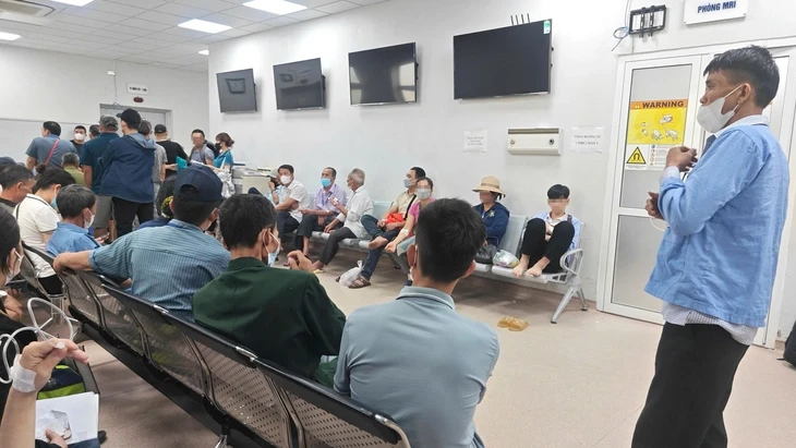 Thuốc ung thư -'Tấm vé' sống đắt đỏ - Kỳ 2: Đánh cược vào thuốc xách tay hay chi tiền tỉ xuất ngoại? Thuốc ung thư -'Tấm vé' sống đắt đỏ - Kỳ 2: Đánh cược vào thuốc xách tay hay chi tiền tỉ xuất ngoại?