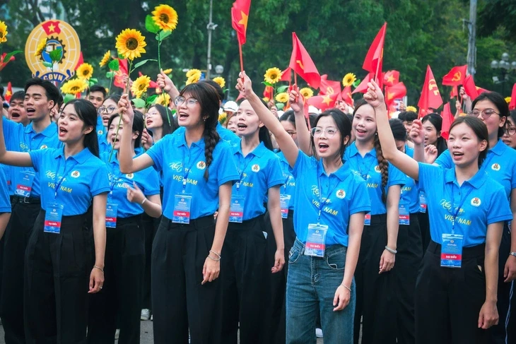 Thương lượng tập thể để nâng cao thu nhập cho người lao động Thương lượng tập thể để nâng cao thu nhập cho người lao động