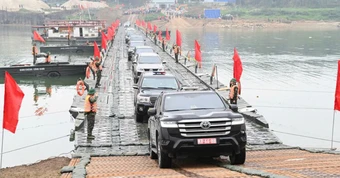 Thủy điện Sông Lô 8B xả lũ, cầu phao Đoan Hùng tạm dừng hoạt động