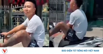 Tịch thu xe SH của nam thanh niên khi dùng chân điều khiển phương tiện