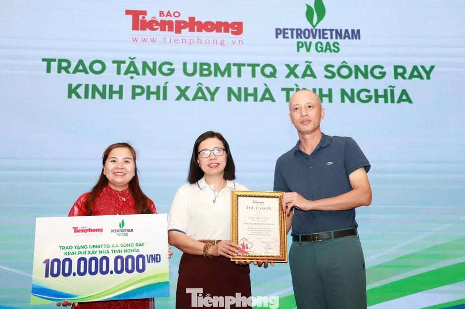 Tiền Phong Golf Championship - Non sông một dải huy động được 670 triệu đồng tri ân người khó khăn, cựu chiến binh Tiền Phong Golf Championship - Non sông một dải huy động được 670 triệu đồng tri ân người khó khăn, cựu chiến binh