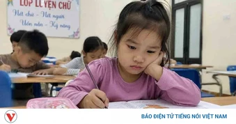 Tiền tiểu học: Cha mẹ lo, con chịu áp lực