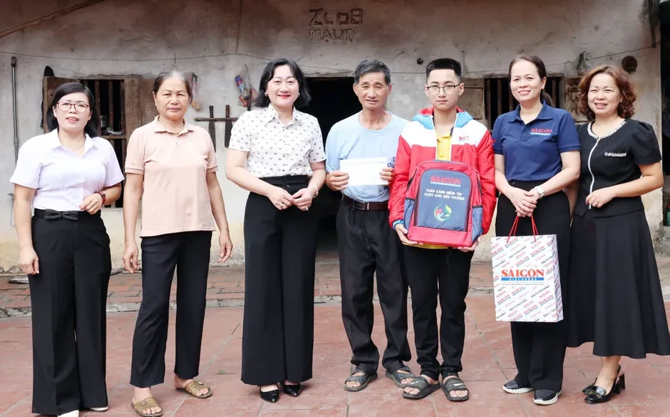 Tiếp sức ước mơ đến trường cho học sinh vùng cao Lạng Sơn Tiếp sức ước mơ đến trường cho học sinh vùng cao Lạng Sơn