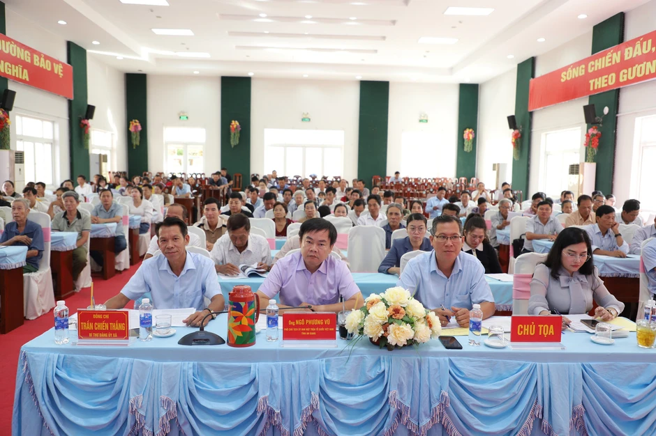 Tiếp tục huy động nguồn lực xây nhà Đại đoàn kết giúp dân Tiếp tục huy động nguồn lực xây nhà Đại đoàn kết giúp dân
