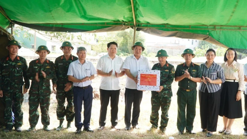 Tiếp tục mở rộng tìm kiếm, sớm đưa các liệt sĩ trở về quê hương Tiếp tục mở rộng tìm kiếm, sớm đưa các liệt sĩ trở về quê hương