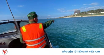 Tiếp tục tìm kiếm nam du khách bị sóng biển cuốn mất tích ở Lâm Đồng