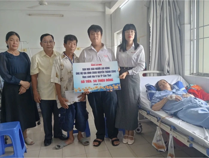 Tiếp tục trao gần 146 triệu đồng đến nam sinh bệnh tật, bán vé số ở Cần Thơ Tiếp tục trao gần 146 triệu đồng đến nam sinh bệnh tật, bán vé số ở Cần Thơ