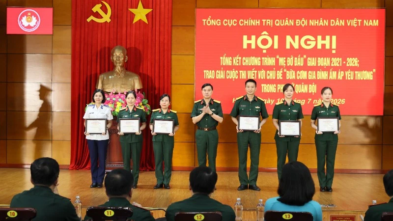 Tiếp tục triển khai Chương trình “Mẹ đỡ đầu” bằng nhiều hình thức đa dạng, phong phú Tiếp tục triển khai Chương trình “Mẹ đỡ đầu” bằng nhiều hình thức đa dạng, phong phú