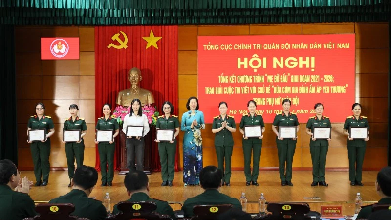 Tiếp tục triển khai Chương trình “Mẹ đỡ đầu” bằng nhiều hình thức đa dạng, phong phú Tiếp tục triển khai Chương trình “Mẹ đỡ đầu” bằng nhiều hình thức đa dạng, phong phú