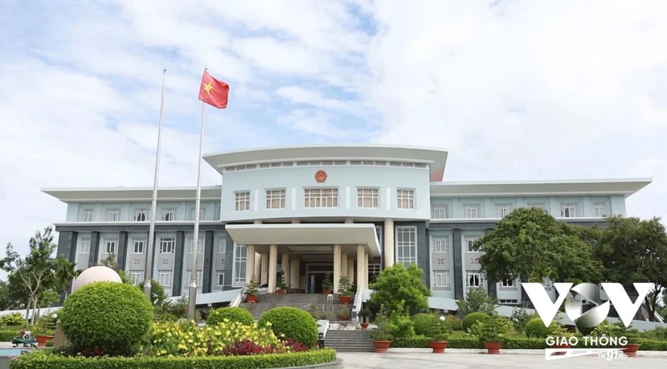 Tiết kiệm tiền tỷ nhờ “đánh thức” những trụ sở dôi dư Tiết kiệm tiền tỷ nhờ “đánh thức” những trụ sở dôi dư